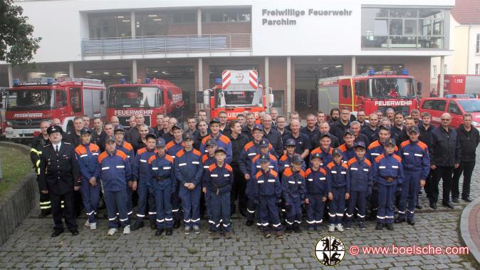 Großes Gruppenbild der FFw Parchim
